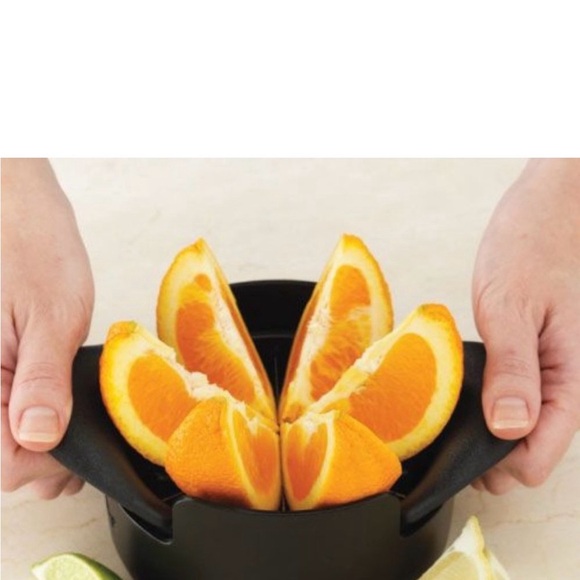 Pampered Chef Veggie Wedger Vegetable Slicer - Picture 5 of 6